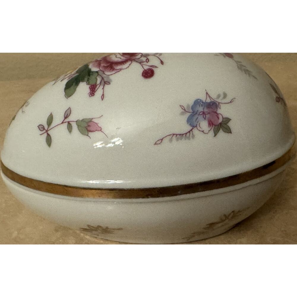 Shackman Porcelain Oval Floral Trinket Box With Lid 5.5" x 3" Glossy